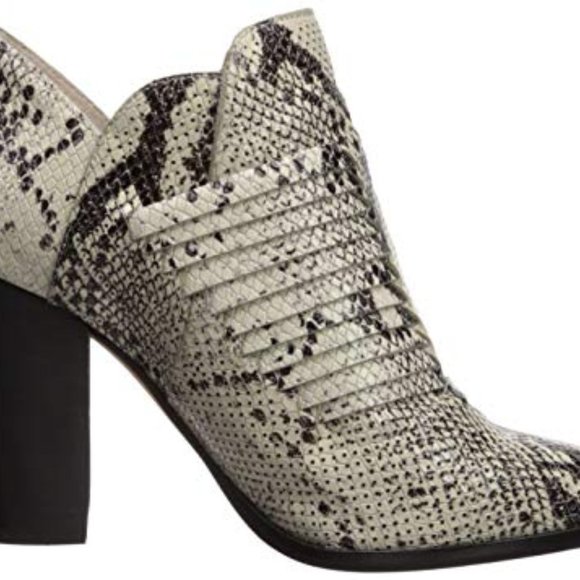 Vince Camuto Leather Western Ankle Women's Boots Booties Levana - Picture 3 of 6